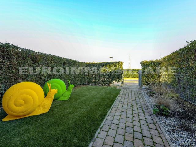 Casa in vendita a Zona Est, Brescia