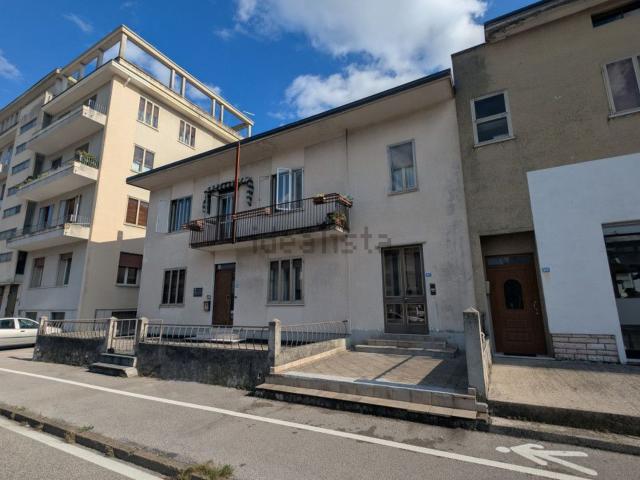Casa in vendita a Schio, Veneto