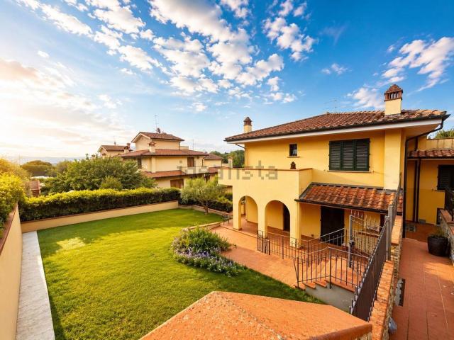 Casa in vendita a Carmignano, Toscana