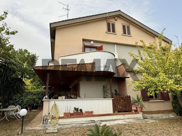 Casa in vendita a Città Sant'angelo, Abruzzo