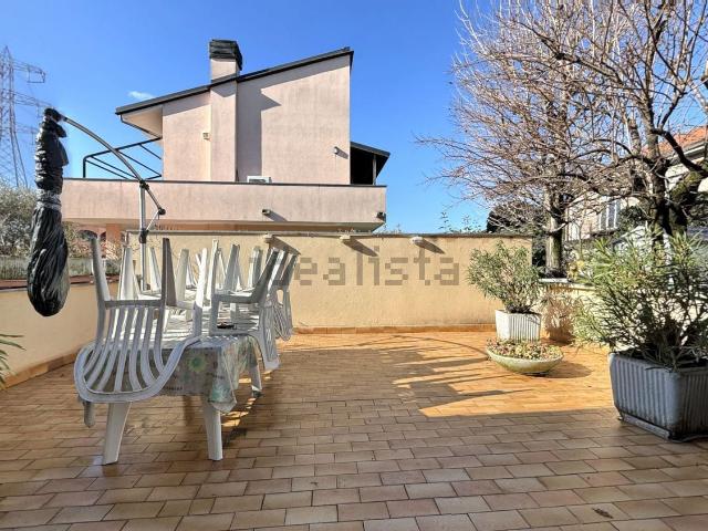 Casa in vendita a Brugherio, Lombardia