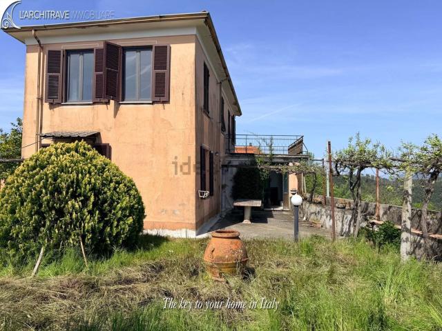 Casa in vendita a Follo, Liguria