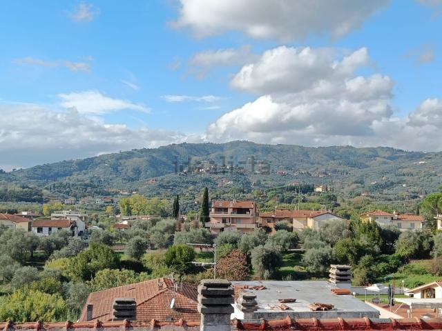 Casa in vendita a Montecatini Terme, Toscana