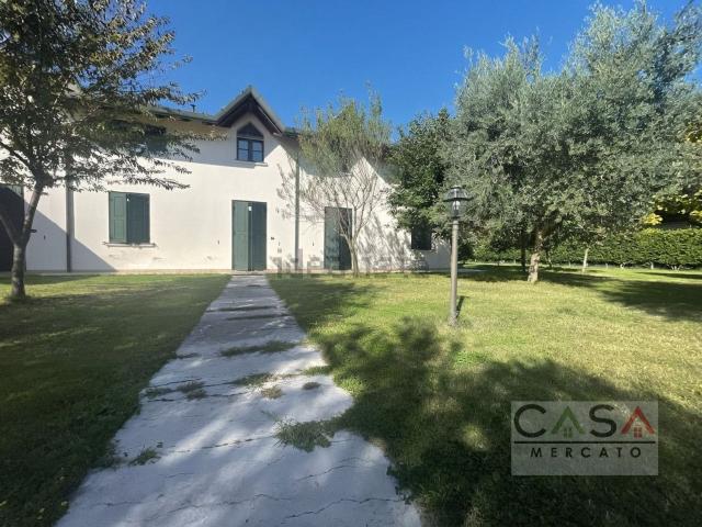 Casa in vendita a Casarsa della Delizia / Cjasarsa, Casarsa della Delizia / Cjasarse
