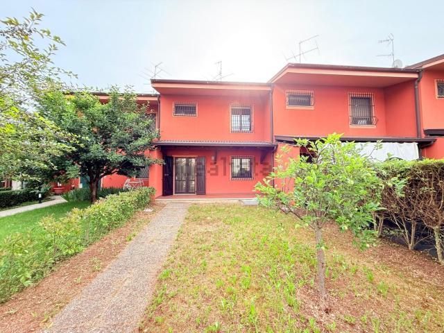 Casa in vendita a Colombo, Lombardia
