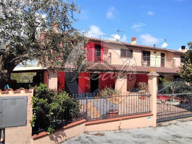 Casa in vendita a Marche, Macerata