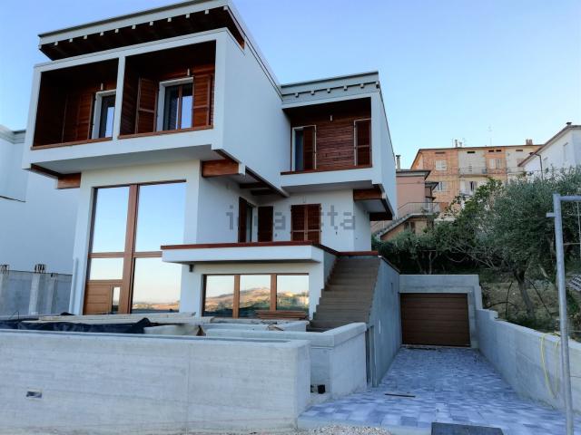 Casa in vendita a Monte San Giusto, Macerata