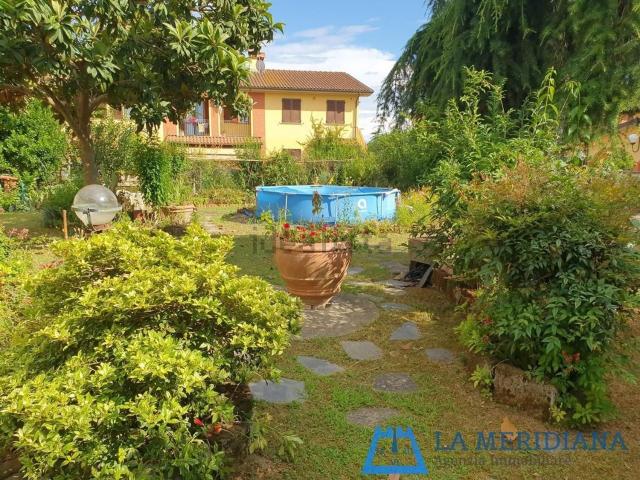 Casa in vendita a Larciano, Toscana