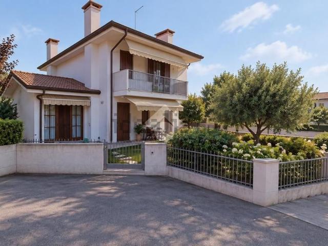 Casa in vendita a Povegliano, Veneto