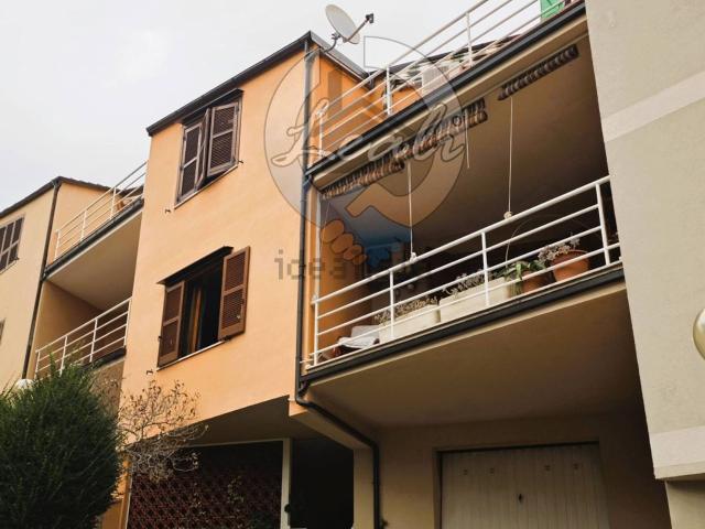 Casa in vendita a Marche, Macerata