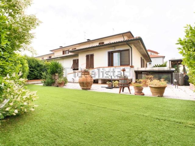 Casa in vendita a Venturina Terme, Campiglia Marittima