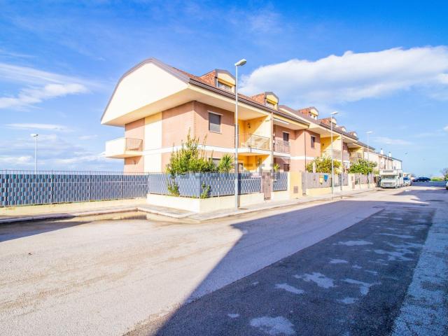 Casa in vendita a Castelluccio dei Sauri, Foggia