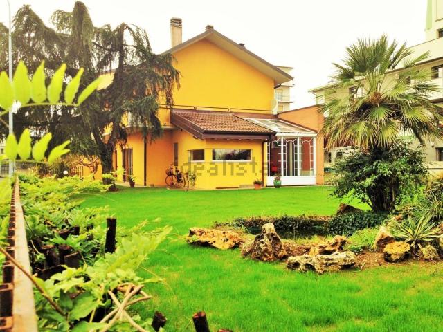 Casa in vendita a Treviglio, Bergamo