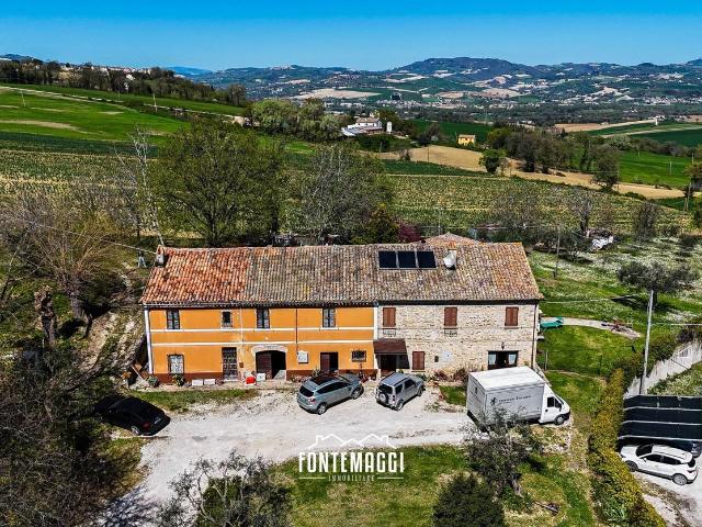 Casa in vendita a Terre Roveresche, Marche