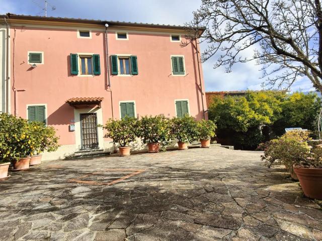 Casa in vendita a Lamporecchio, Toscana