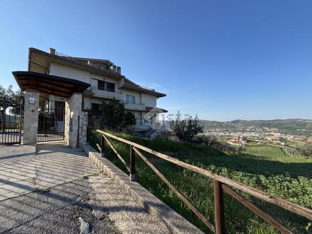 Casa in vendita a Cellino Attanasio, Abruzzo