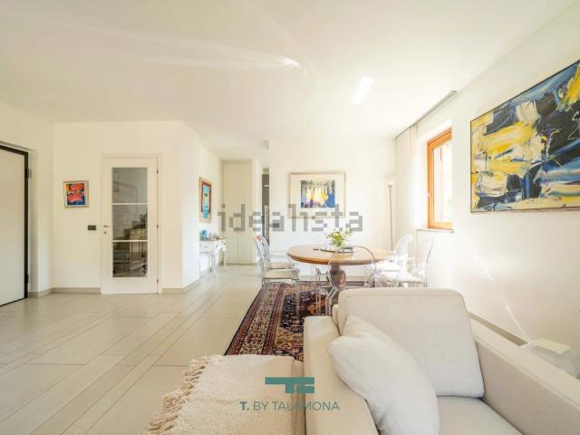 Casa in vendita a Meina, Novara