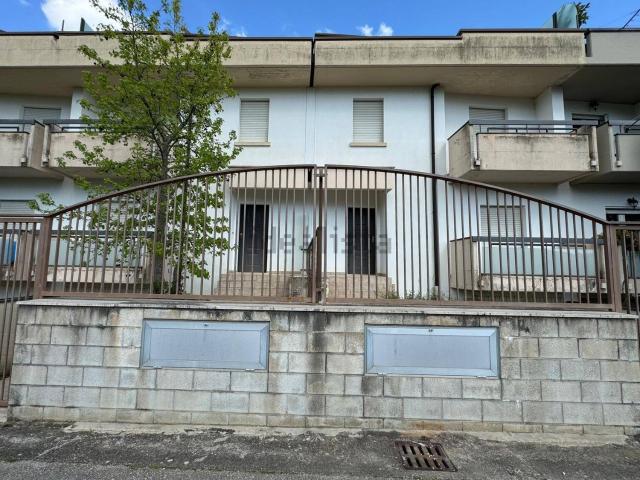 Casa in vendita a Martiri, Ariano Irpino