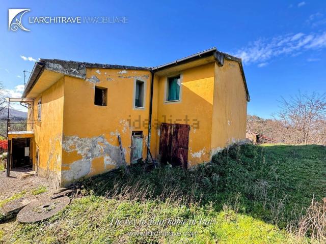 Casa in vendita a Larderello, Toscana