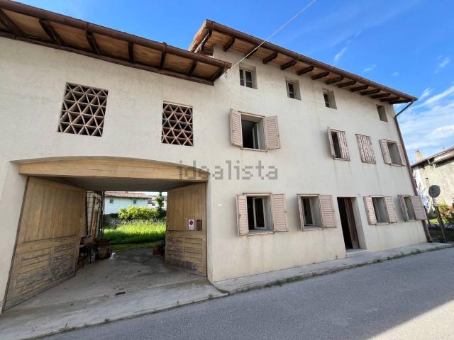 Casa in vendita a Capriva Del Friuli, Friuli-Venezia Giulia
