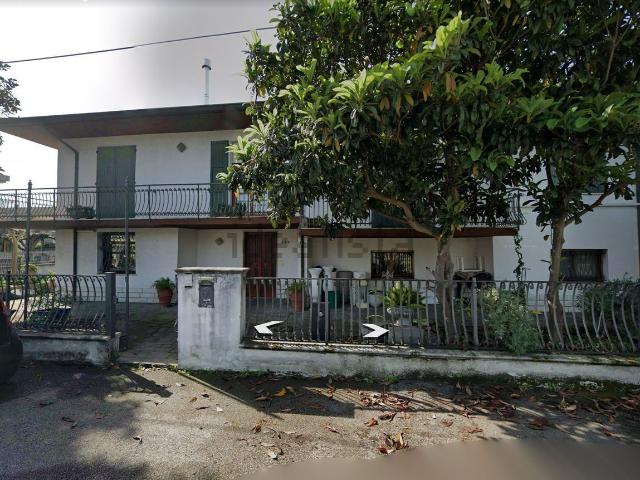 Casa in vendita a Rimini, Reggio Emilia