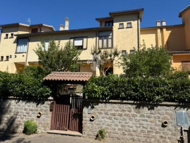 Casa in vendita a Montefiascone, Viterbo
