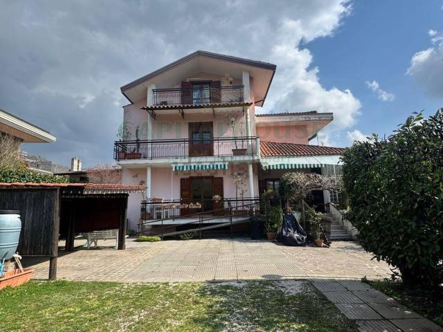 Casa in vendita a Mercogliano, Campania