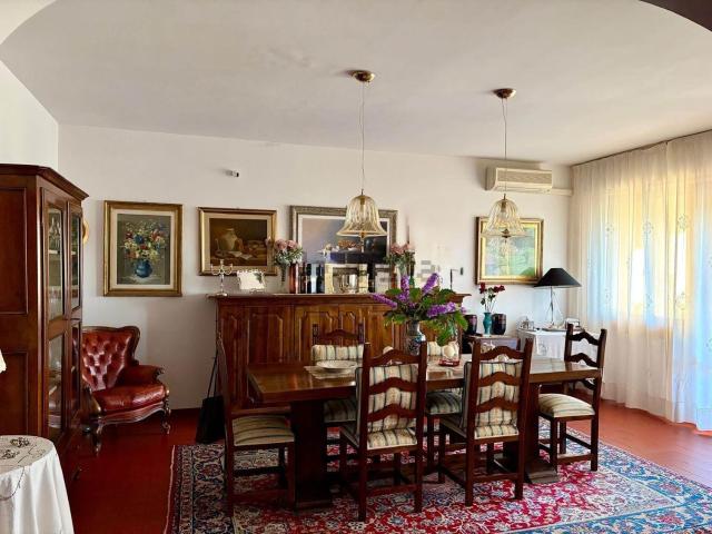 Casa in vendita a Prato, Toscana