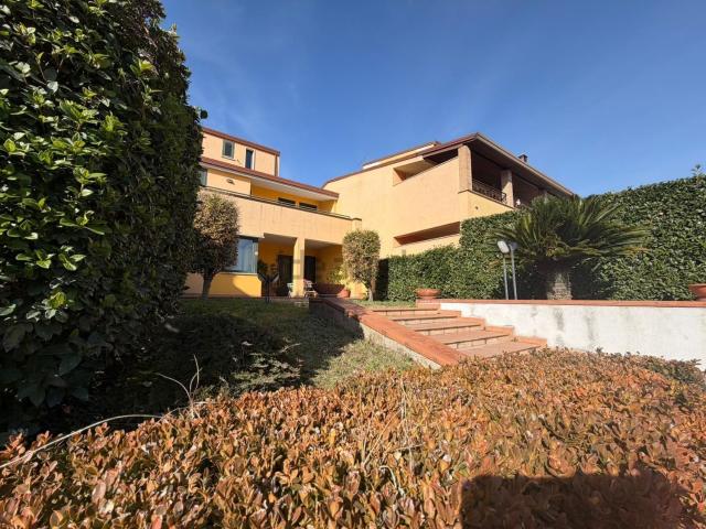 Casa in vendita a Sant'angelo A Cupolo, Campania