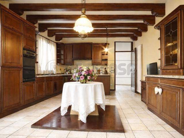 Casa in vendita a Vicenza, Veneto