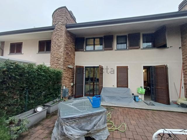 Casa in vendita a Busnago, Lombardia