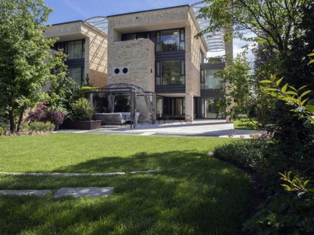 Casa in vendita a Novate Brianza, Merate