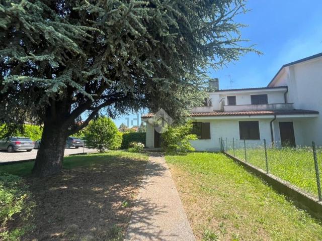 Casa in vendita a Verderio Superiore, Lombardia