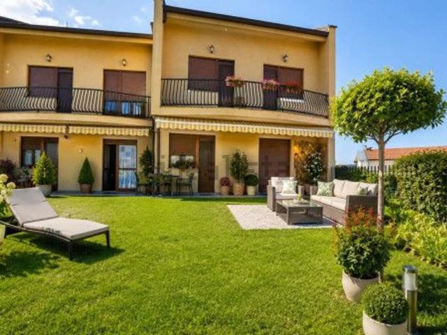 Casa in vendita a Alba, Cuneo