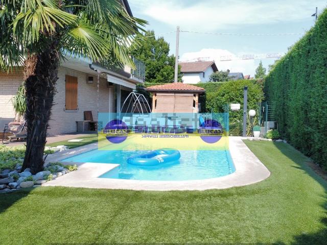 Casa in vendita a Boltiere, Lombardia
