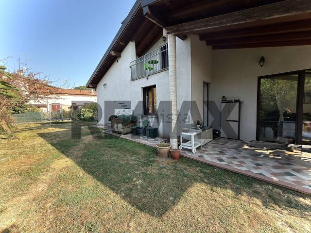 Casa in vendita a Gazzada, Gazzada Schianno