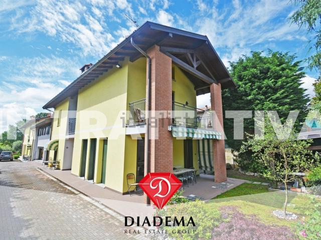 Casa in vendita a Valdarno, Albizzate