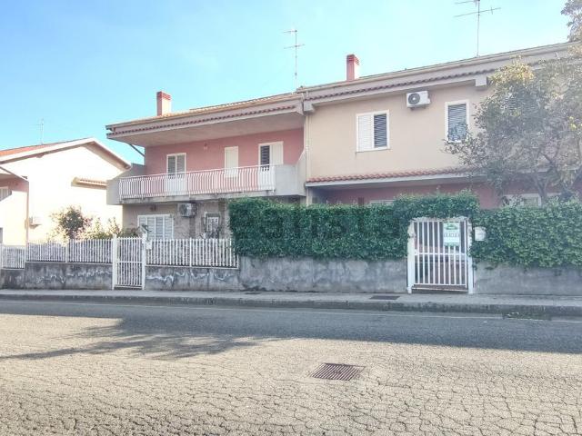 Casa in vendita a Giarre, Sicilia