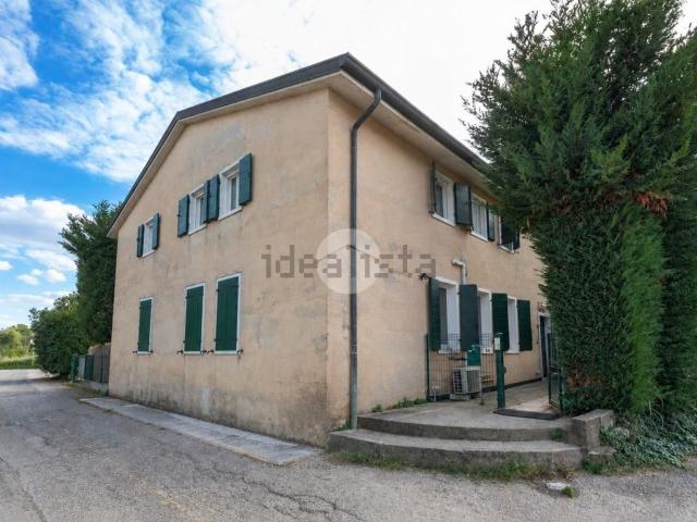 Casa in vendita a Bussolengo, Verona