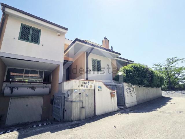 Casa in vendita a Contrada Colle Macchiuzzo, Termoli