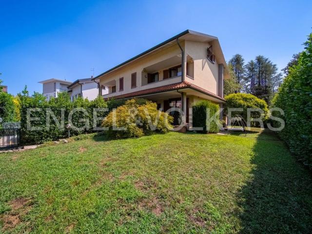 Casa in vendita a Campo Sportivo-Colombara, Saronno