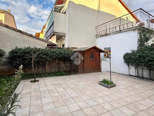 Casa in vendita a Prato, Toscana