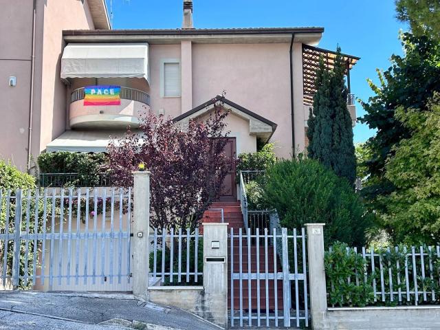 Casa in vendita a Villa Vitali, Marche