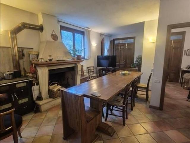 Casa in vendita a Asciano, Toscana