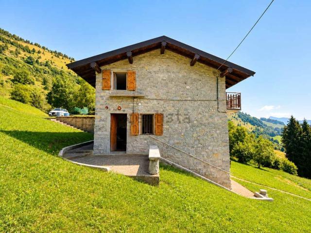 Casa in vendita a Gorno, Lombardia