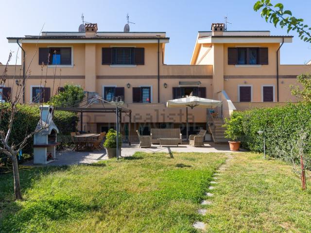 Casa in vendita a Municipio Roma VII, Roma Capitale