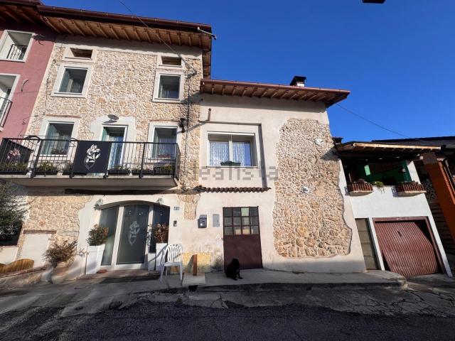 Casa in vendita a Montecchio Maggiore, Veneto