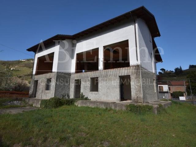 Casa in vendita a Casaroni, Santo Stefano Belbo