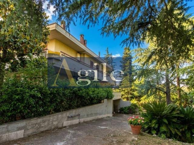 Casa in vendita a Brecciarolo, Marche
