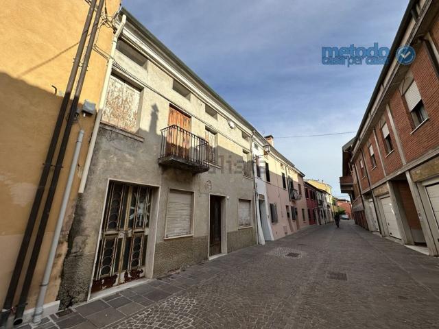 Casa in vendita a Commenda, Rovigo